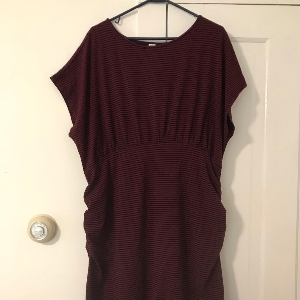 Old navy Black maroon striped maternity dress